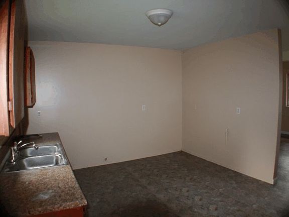 4th image of 2825 Plymouth St APT 2