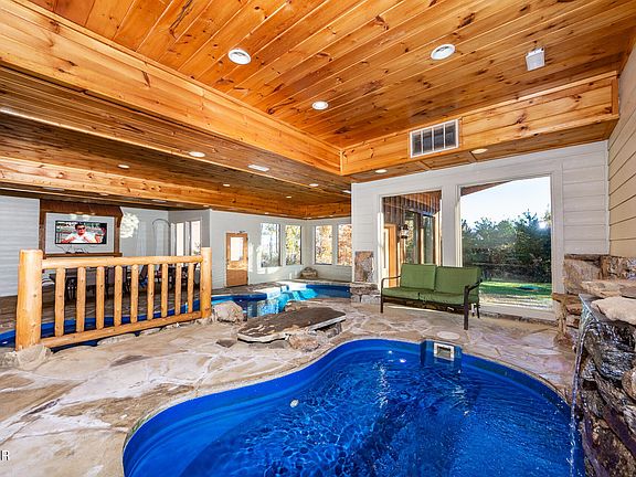 2nd image of 2316 Mimosa Dr