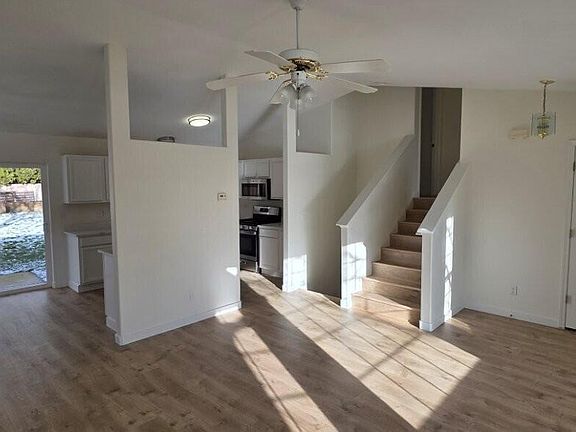 3rd image of 869 W Mustang Ave