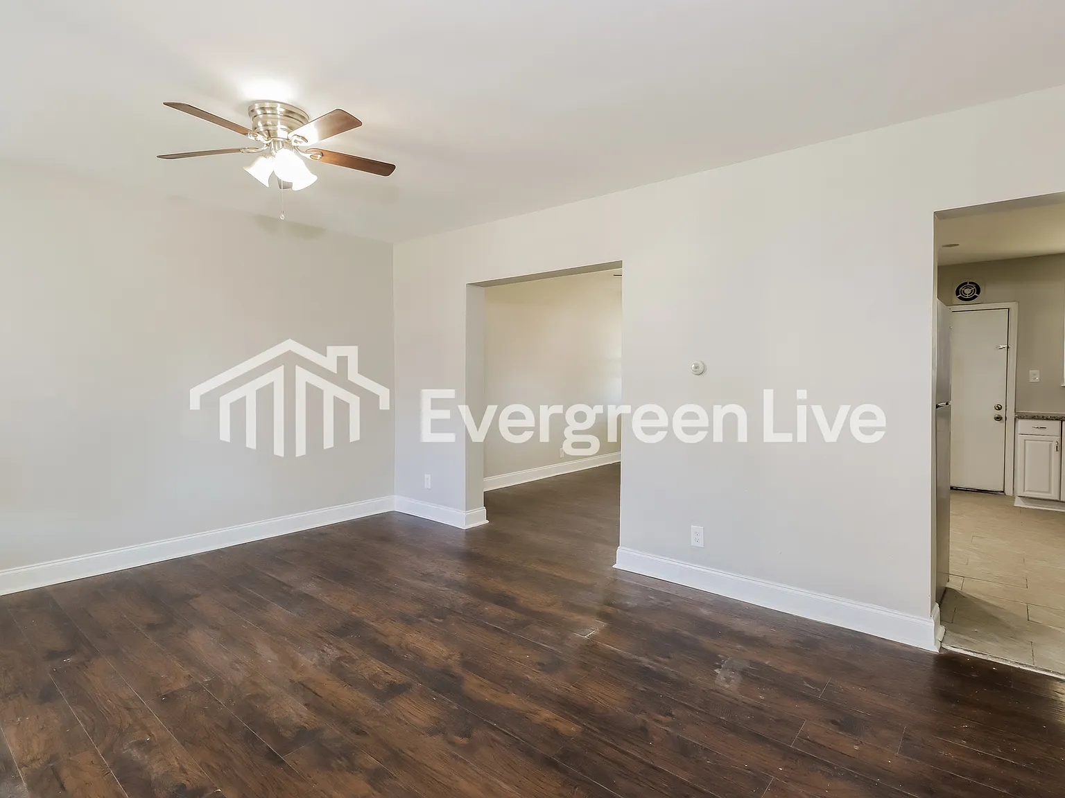 3 bed, 1.5 bath, 1200 sqft, $1,635 — Photo 3