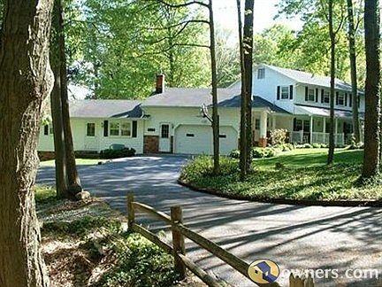 4 bedroom colonial w separate in-law suite