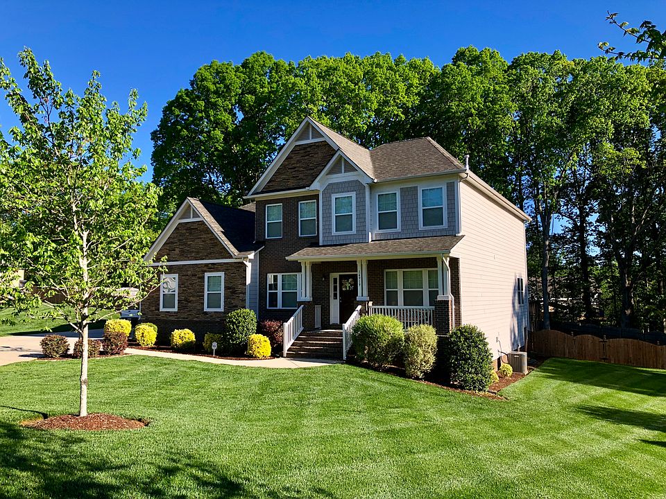 2nd image of 14919 Oregon Oak Ct
