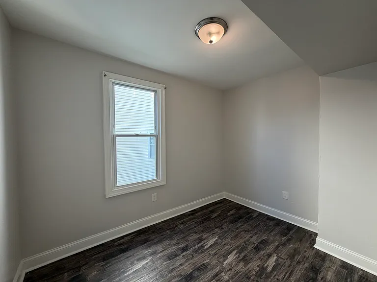 469 Alden St #1 — Photo 11