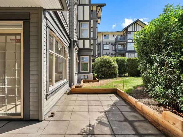 4885 Valley Dr #103, Vancouver, BC V6J 5M7