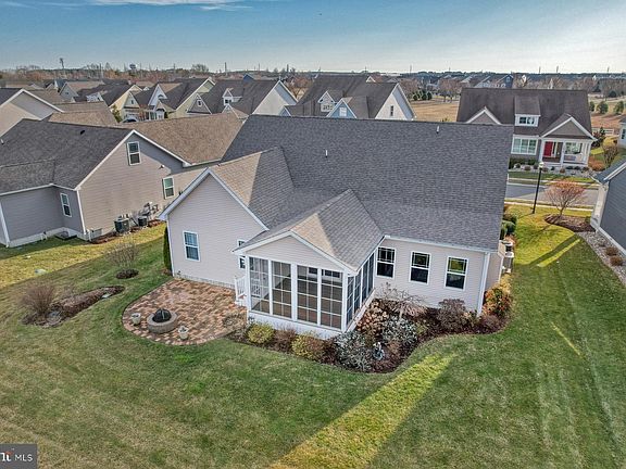 3rd image of 16819 Forest Dr