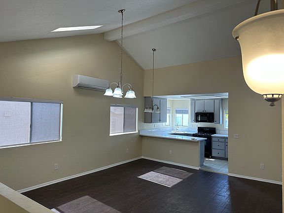 5th image of 206 N Centre St #206
