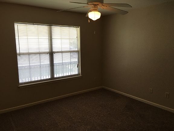 5th image of 2719 W Tharpe St APT 34