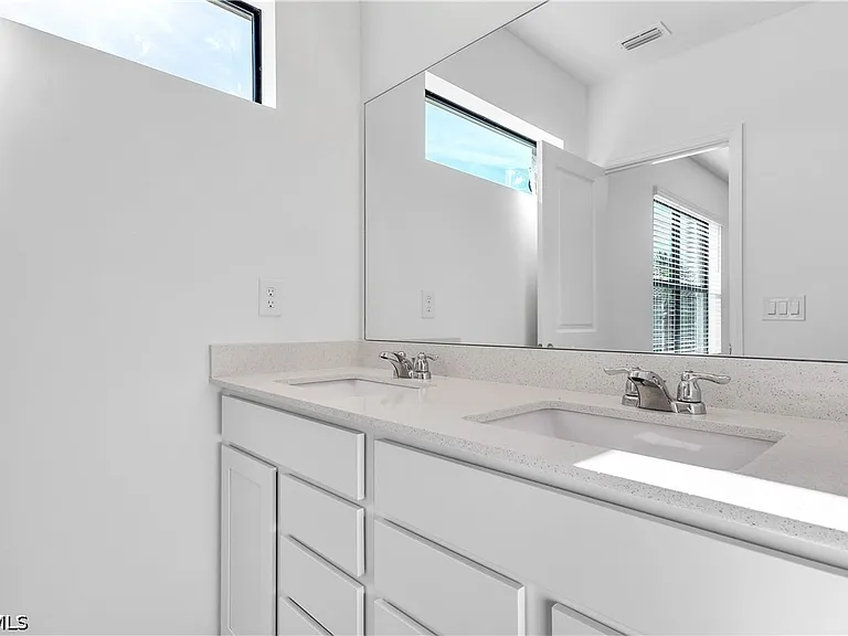 1424 Weeping Willow Ct — Photo 10