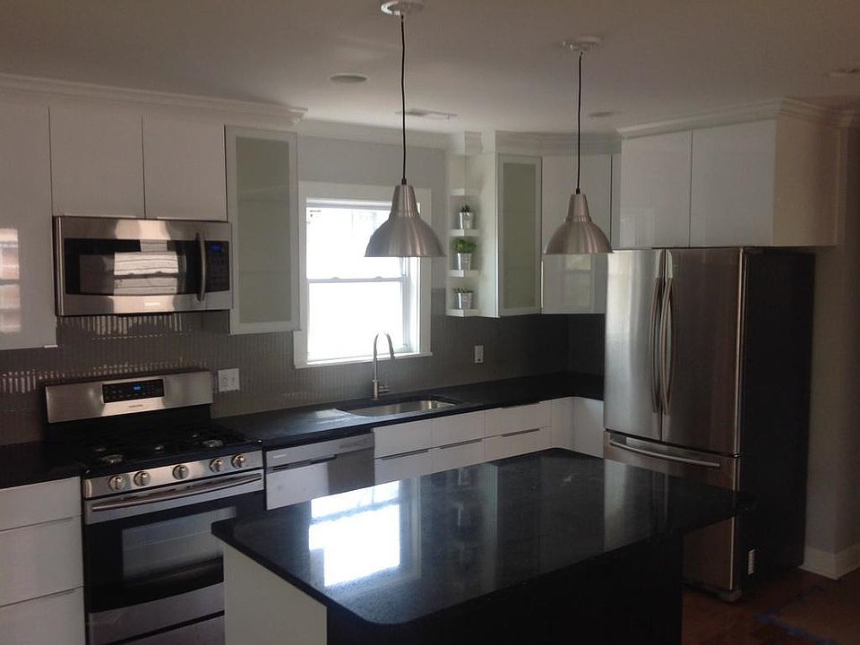 2nd image of 217 W Trinity Ave
