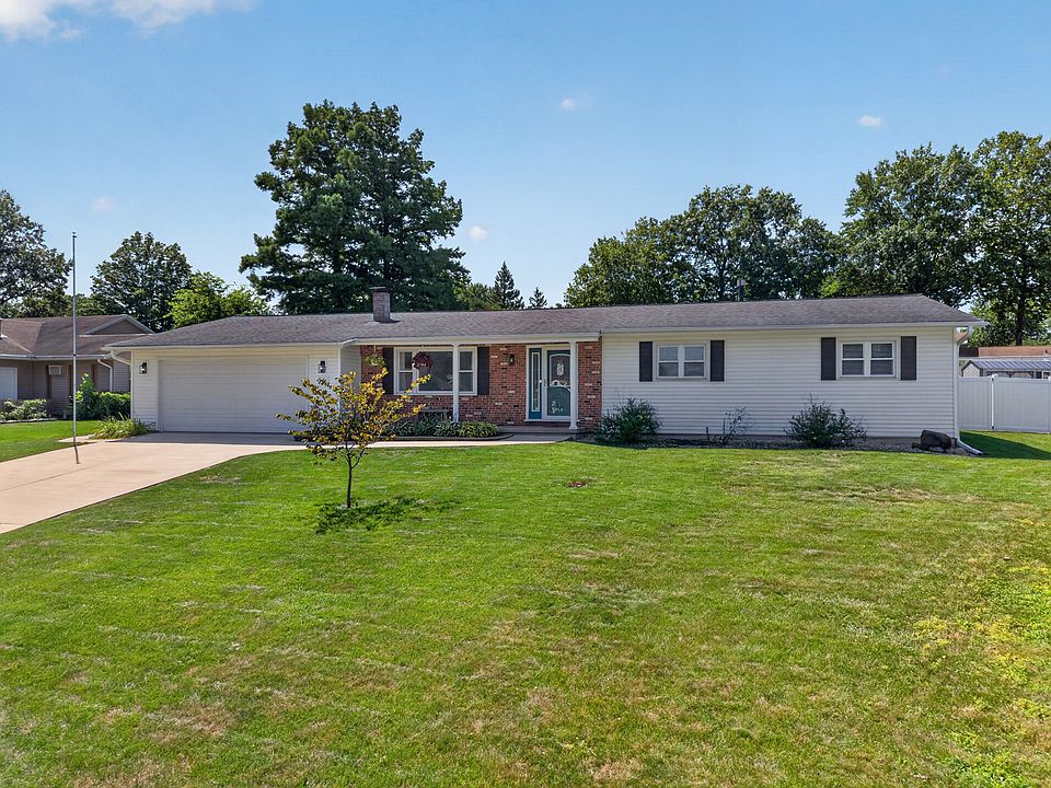 1st image of 821 King Arthur Ln