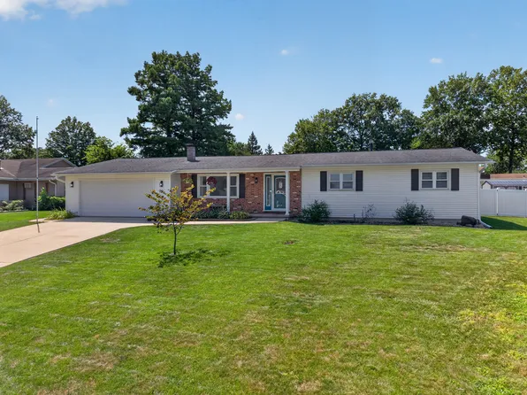 821 King Arthur Ln, Ottawa, IL 61350