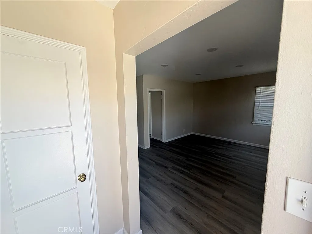 901 N San Gabriel Ave — Photo 4