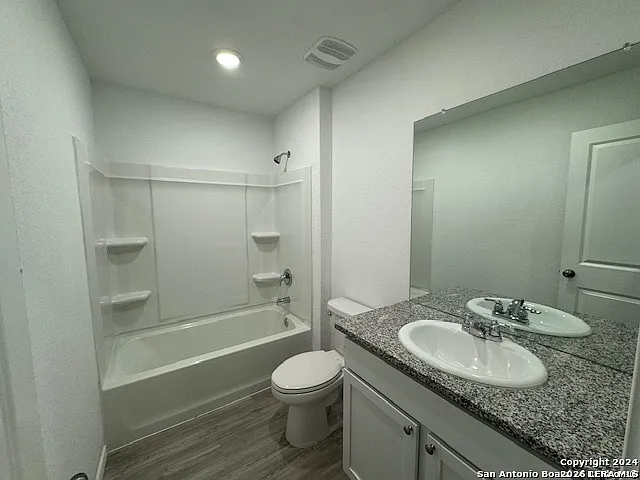 7010 Solar Rdg — Photo 13