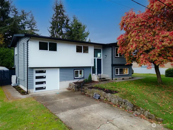 1050 Olympia Avenue NE, Renton, WA 98056
