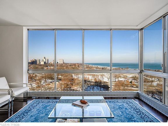 3rd image of 1555 N Dearborn Pkwy #14AB