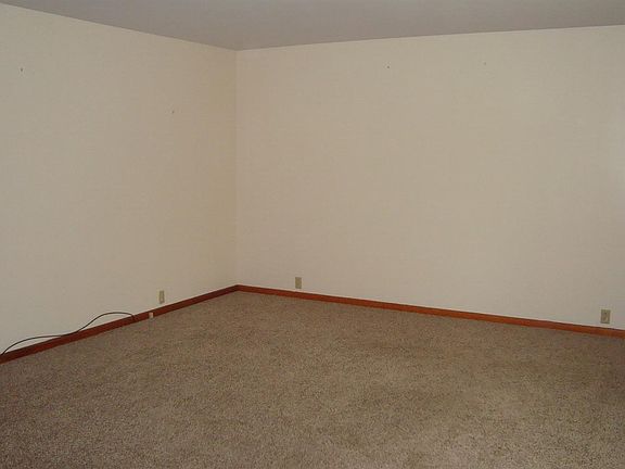 3rd image of 219 N Cedar St