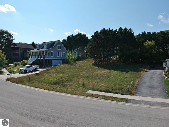 3rd image of 10642 Shrewbury St Lot 35