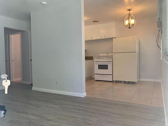 3rd image of 2732 San Jose Way APT 9