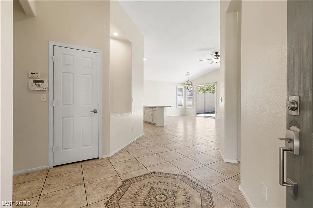 3 bed, 2.0 bath, 1508 sqft, $2,495 — Photo 4