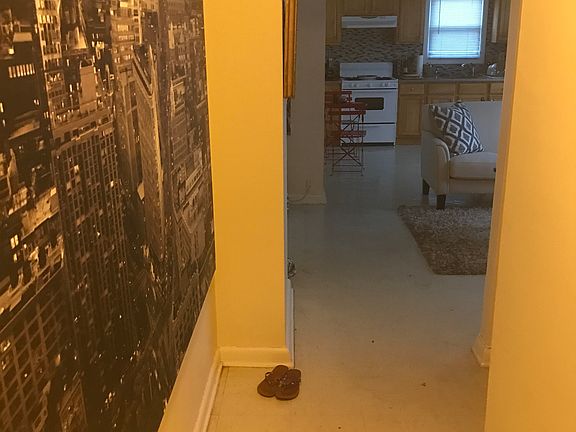 2nd image of 824 E Broadway APT 201