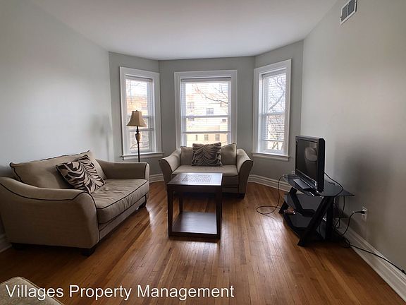 2nd image of 915 Fischer St APT 4C