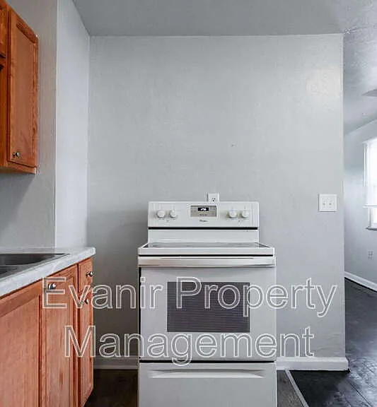 113 Niagara Ave #1 — Photo 12