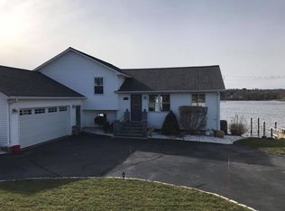 77 Cliff Dr, Assonet, MA 02702