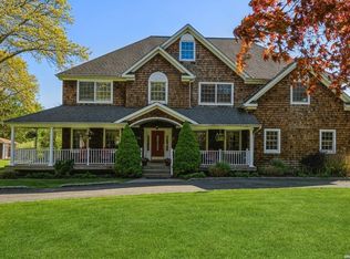 194 Stony Hollow Rd, Greenlawn, NY 11740