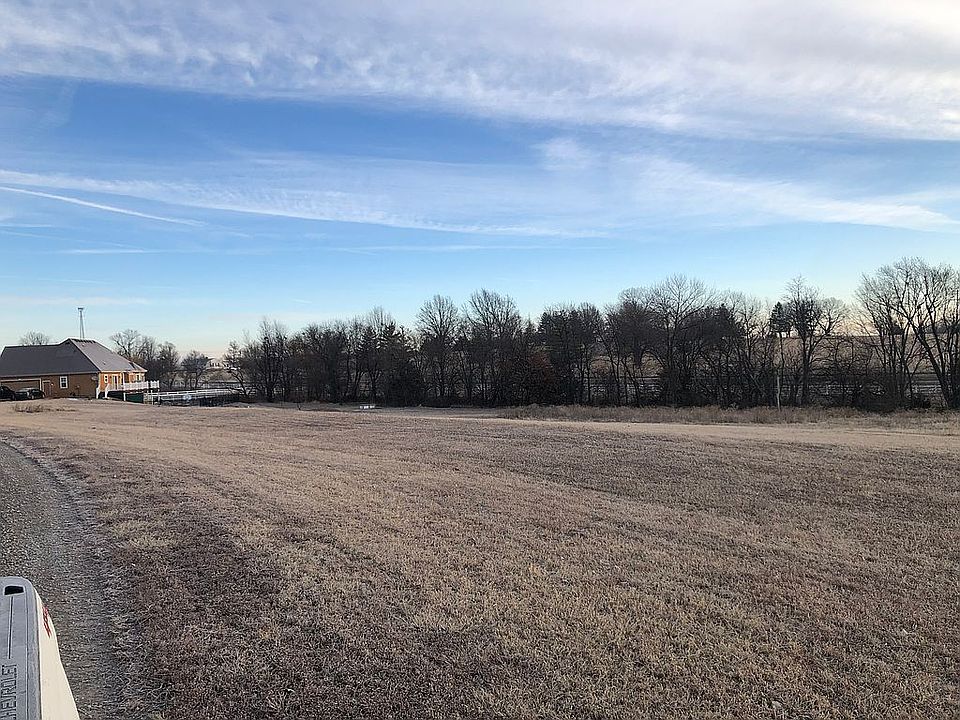 1st image of 18 NE Country Hill Pkwy