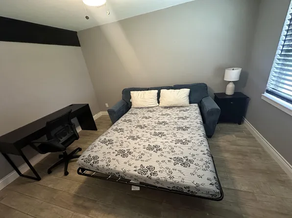 (undisclosed Address), Houston, TX 77085