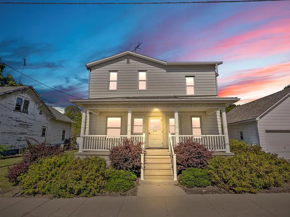 216 E Main St #1/2