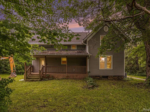 13945 Byron Rd, Byron, MI 48418