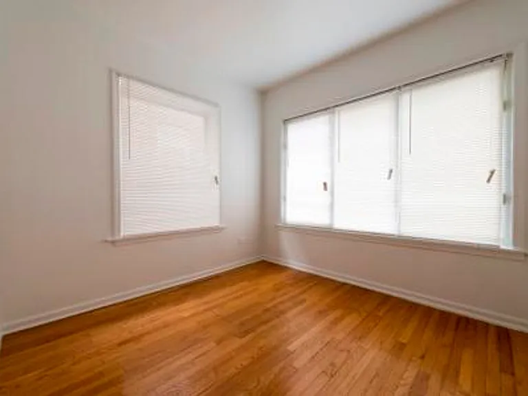 7722 S Kingston Ave — Photo 9