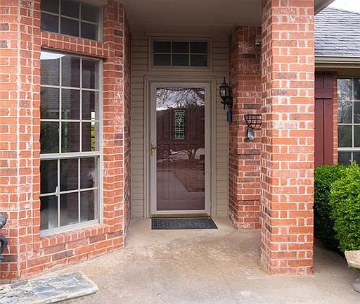 4th image of 1999 Long Trail Ct