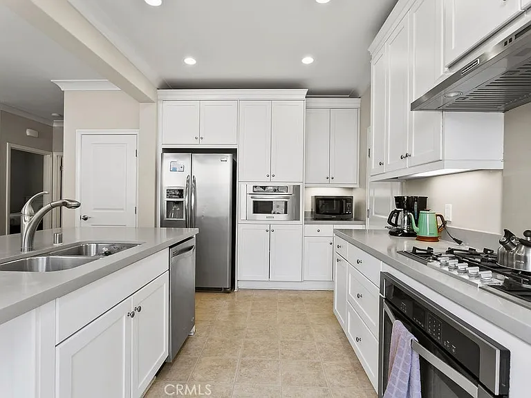 101 Thornhurst — Photo 10