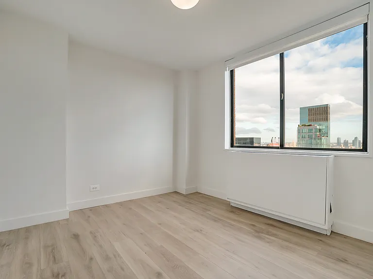 300 Mercer St #21D — Photo 11