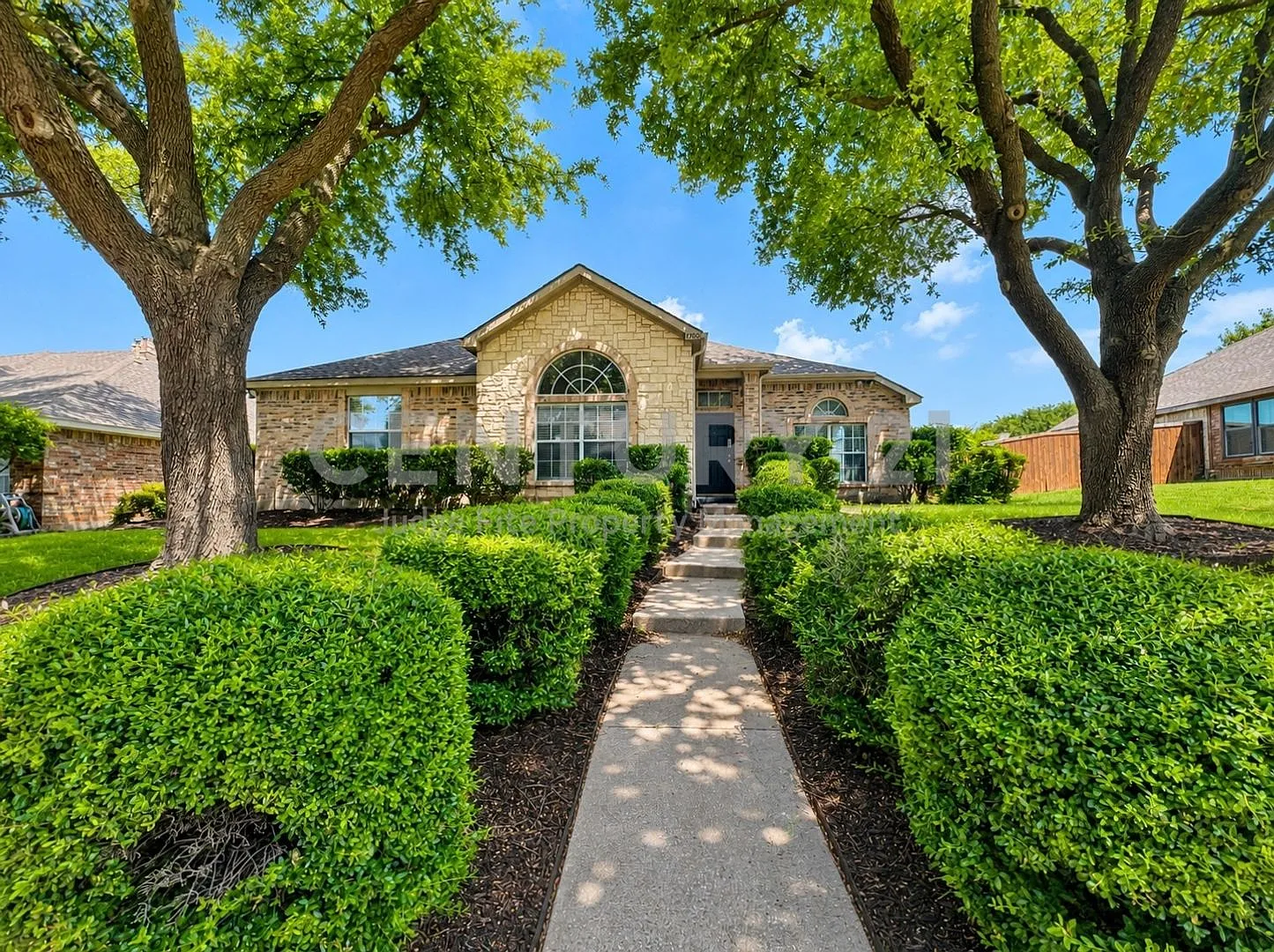 Spacious and Well-Maintained 4/2/2 in The Heart of Frisco For Rent! — Photo 1