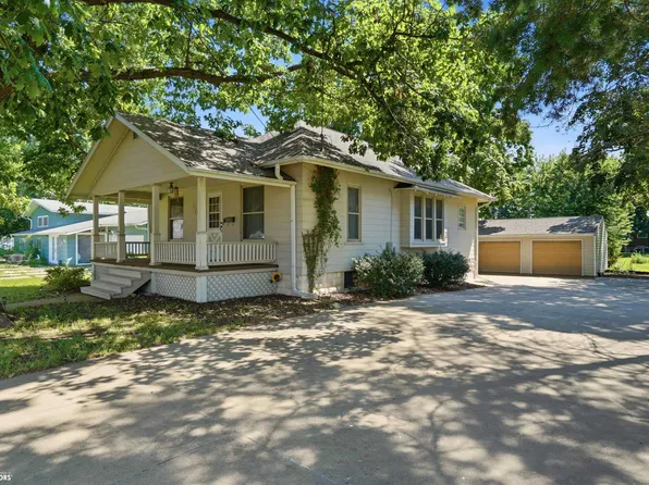 305 S Cottonwood St, New London, IA 52645