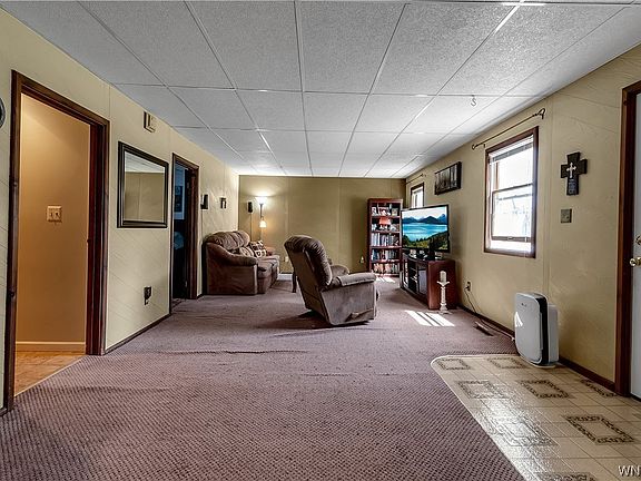 4th image of 9331 Ridge Rd