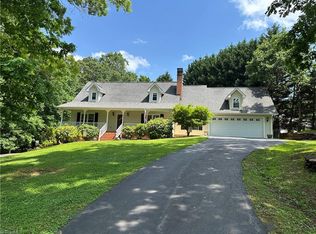 470 Farmbrook Rd, Mount Airy, NC 27030