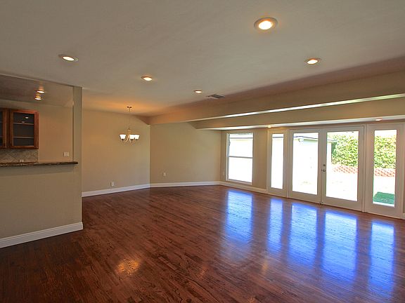 5th image of 12112 Bonavista Ln