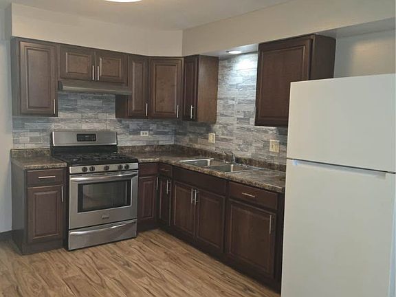 2nd image of 319 Kathleen Dr APT 1