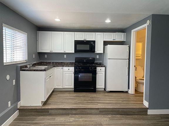 3rd image of 8411 Casaba Ave