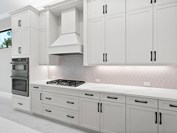 Kitchen 107 SE Via Verona Stella