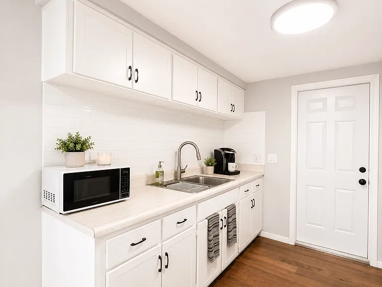 7924 Halsey Dr — Photo 6