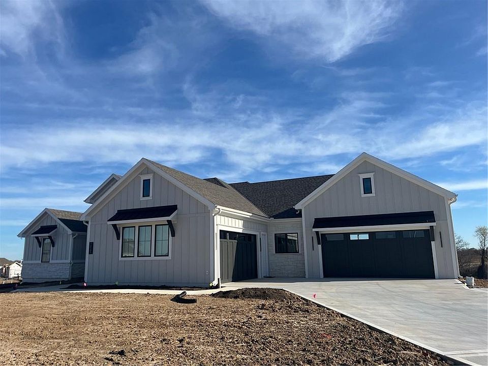 2nd image of 10151 N Kansas Ct