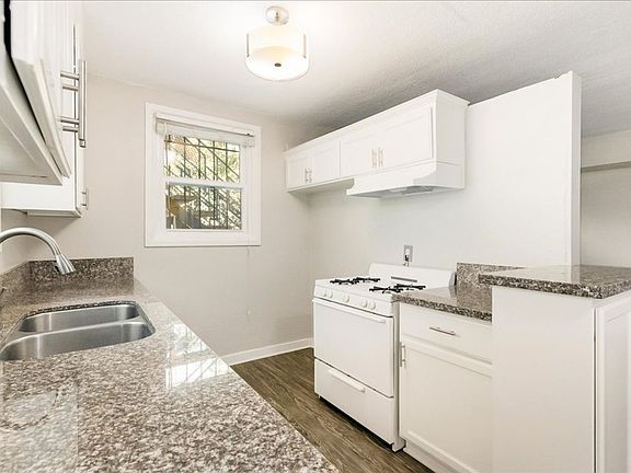 5th image of 10223 Crenshaw Blvd APT 3