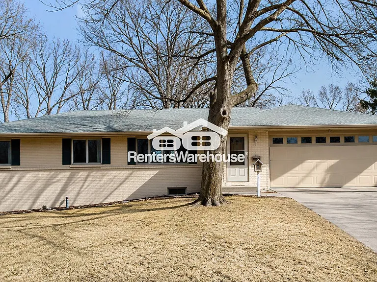 3500 Yukon Ave N — Photo 1