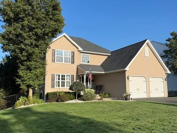 3743 Notch St, Macungie, PA 18062