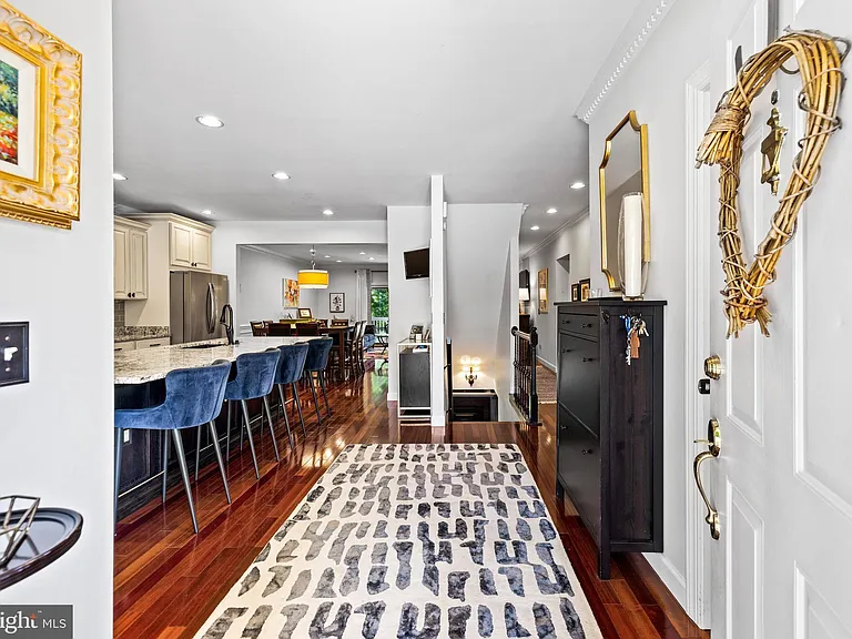 31 Iron Mill Garth — Photo 3